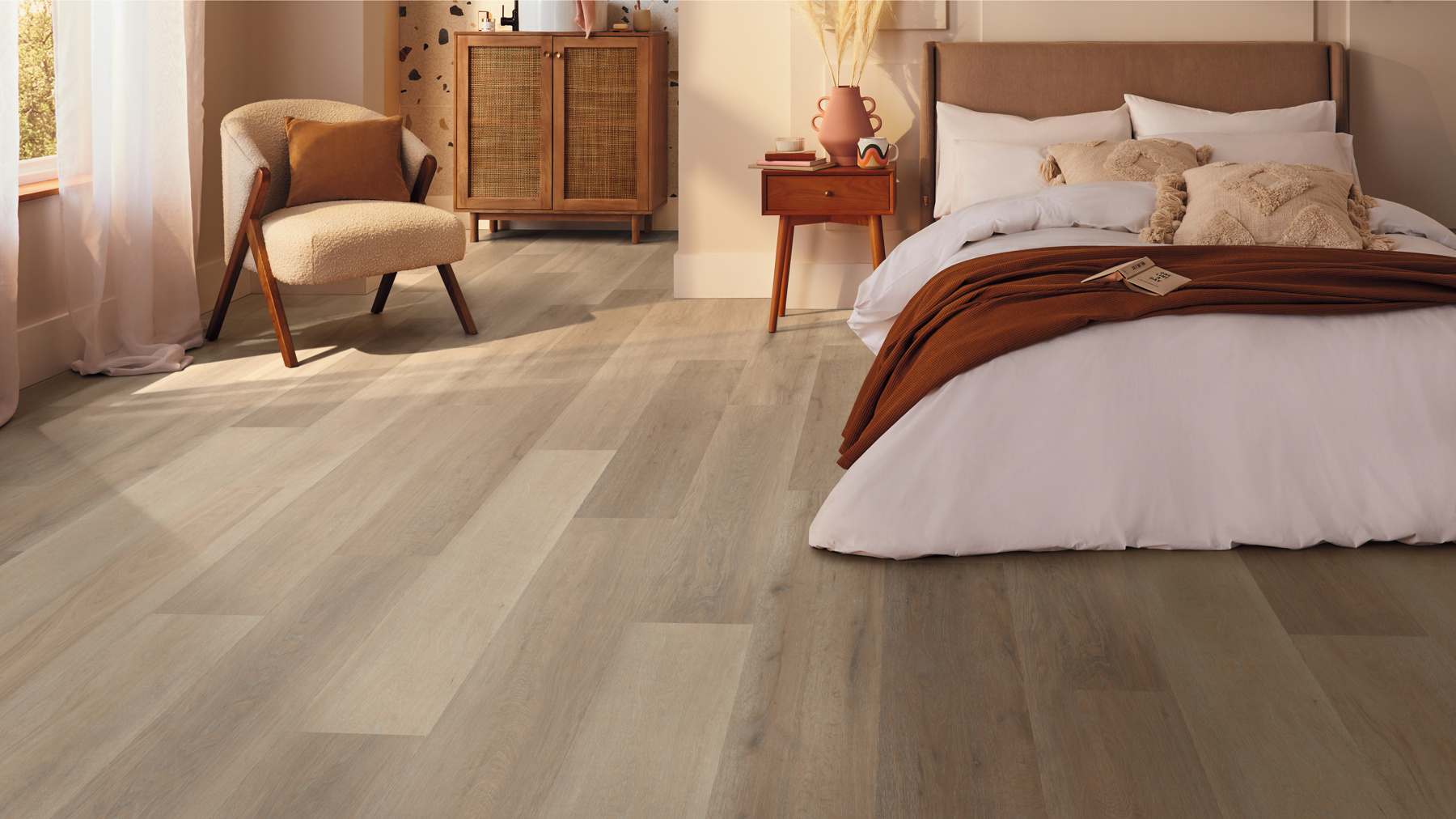 Texas White Ash RKP8105 floors in a bedroom