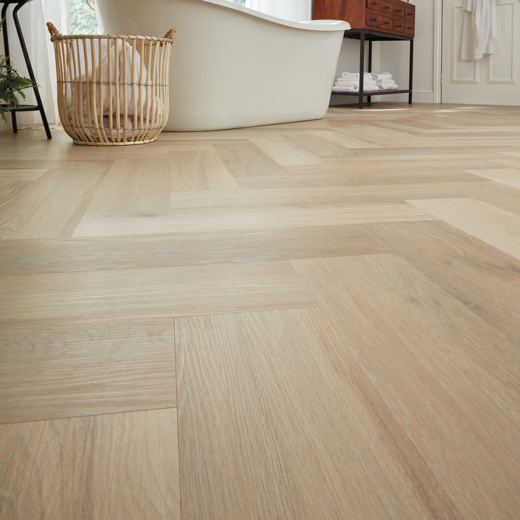 Bathroom with herringbone Texas White Ash SM-RKP8105 floors