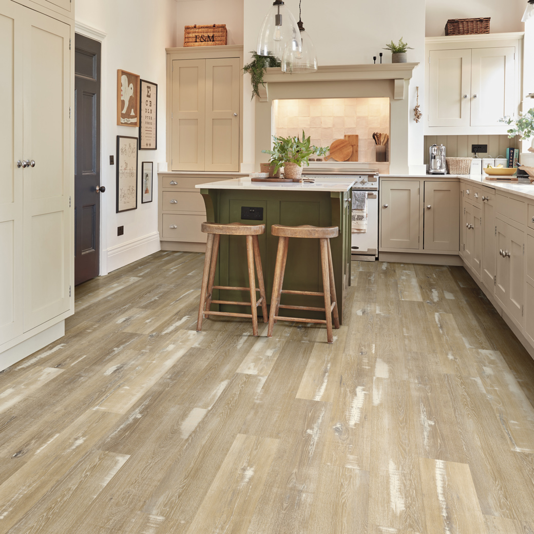 Blonde Farmhouse Oak VGW136T | SCB136 in a farmhouse style kitchen